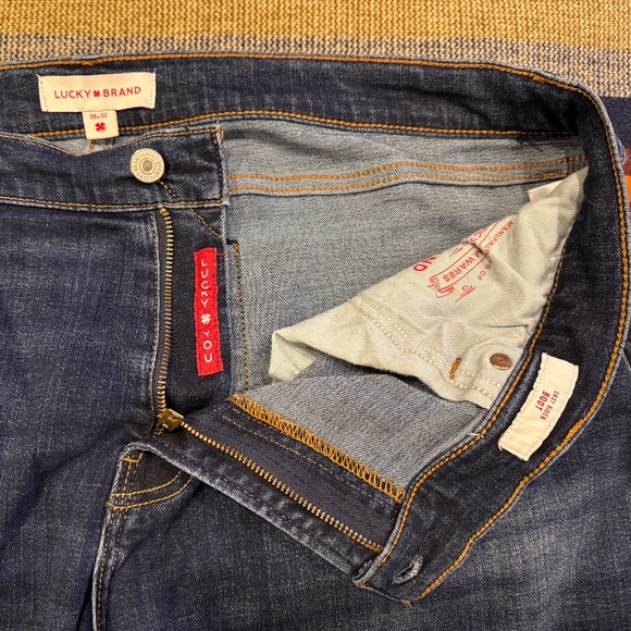 Lucky Brand Men's Easy Rider Boot Cut Jeans. 38x32 - Picture 7 of 8